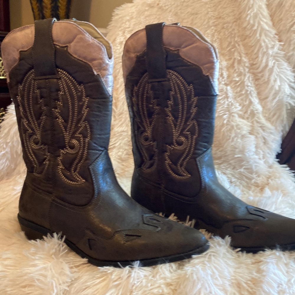 Detail Western Boots